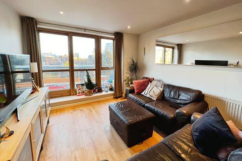 2 bedroom flat to rent, St James Quay, Brewery Wharf, Leeds, UK, LS10