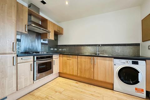 2 bedroom flat to rent, St James Quay, Brewery Wharf, Leeds, UK, LS10