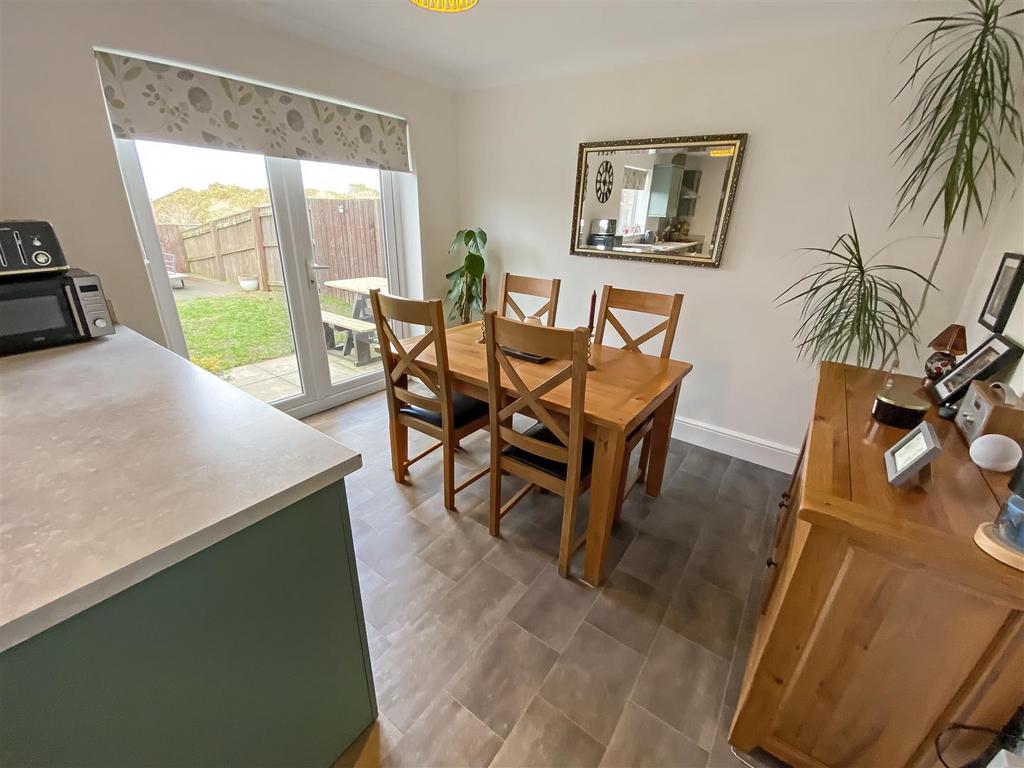 Dining Area.jpg