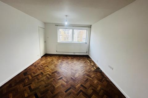 2 bedroom maisonette to rent, Tankerville Road, London SW16