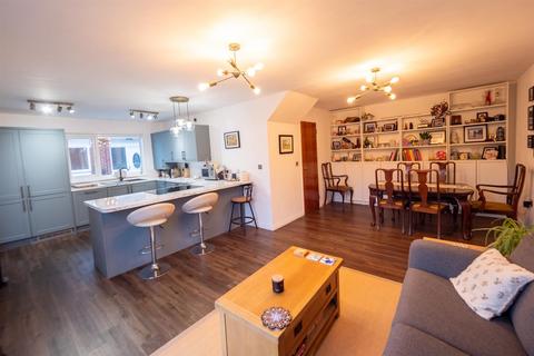 4 bedroom detached bungalow for sale, Offerton Close, South Hylton, Sunderland