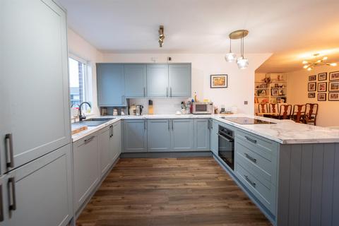 4 bedroom detached bungalow for sale, Offerton Close, South Hylton, Sunderland
