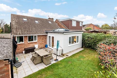 4 bedroom detached house to rent, Bapton Close, Exmouth