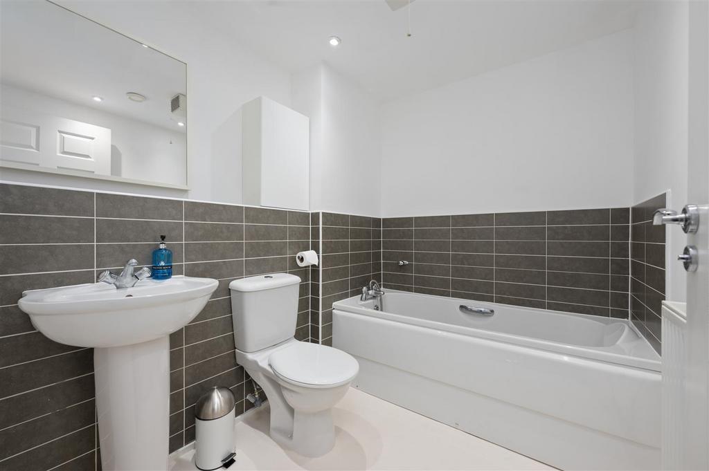 55e Tarmachan Road006.JPG