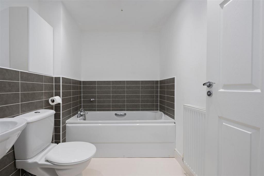 55e Tarmachan Road007.JPG