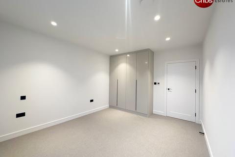 1 bedroom flat to rent, London, SW20