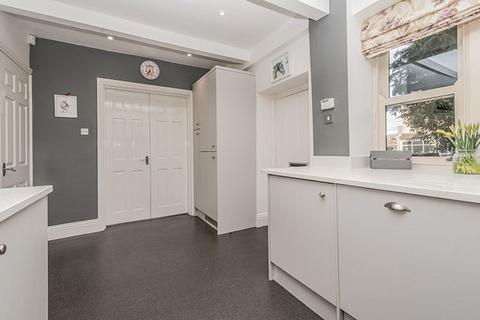 undefined, Thackley, Thackley BD10