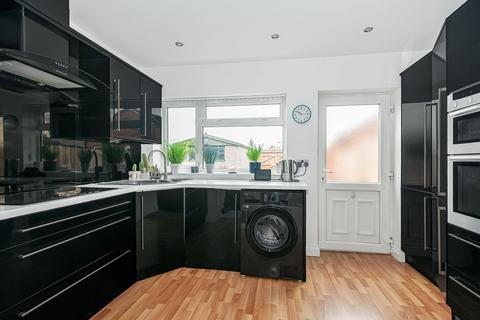 2 bedroom terraced house for sale, Foredyke Avenue, Hull HU7
