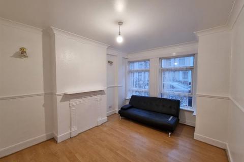 2 bedroom terraced house to rent, Pemdevon Road, Croydon