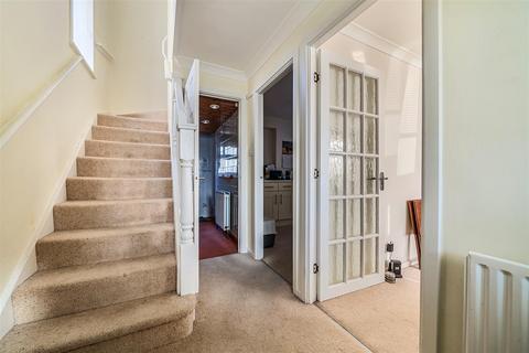3 bedroom semi-detached house for sale, Tempest Avenue, Potters Bar EN6