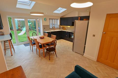 3 bedroom semi-detached house for sale, Dulverton Avenue, Coventry CV5