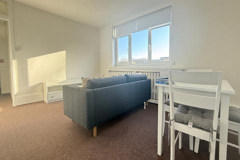 3 bedroom apartment to rent, Stratford, Newham, London, E15