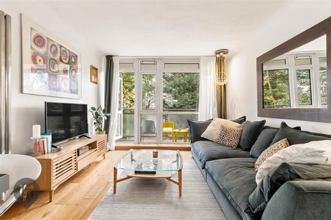 1 bedroom flat to rent, Winterfold Close, London