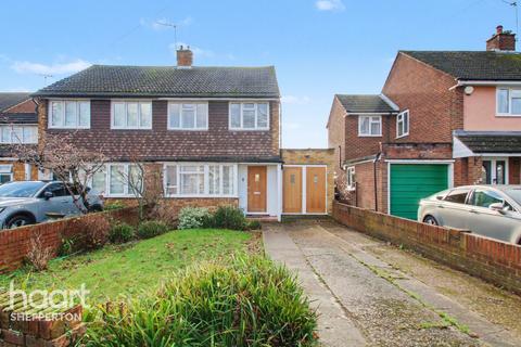 4 bedroom semi-detached house for sale, Laleham Road, Shepperton