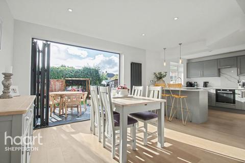4 bedroom semi-detached house for sale, Laleham Road, Shepperton
