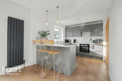 4 bedroom semi-detached house for sale, Laleham Road, Shepperton
