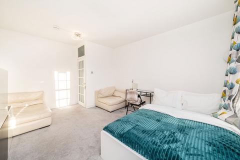 2 bedroom flat to rent, Clarendon Road, London W11