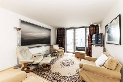 3 bedroom flat to rent, Eastfields Avenue, London SW18
