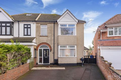 4 bedroom semi-detached house for sale, Chestnut Avenue, Grays