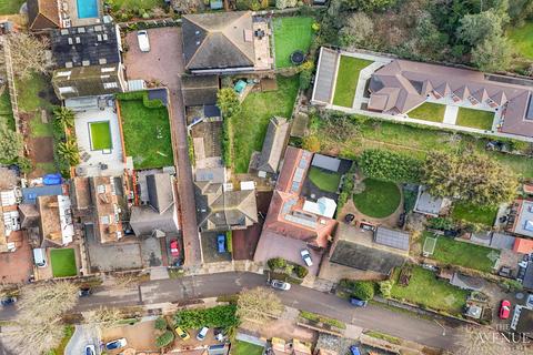 4 bedroom semi-detached house for sale, Chestnut Avenue, Grays