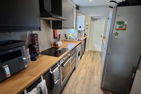 4 bedroom terraced house to rent, Wordsworth Road, Leicester LE2