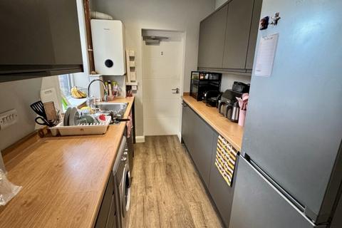 4 bedroom terraced house to rent, Wordsworth Road, Leicester LE2