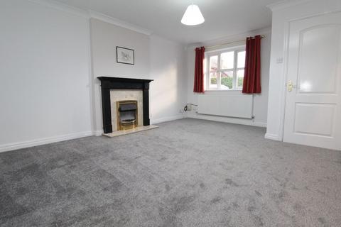 3 bedroom terraced house to rent, Fox Gardens, Lymm