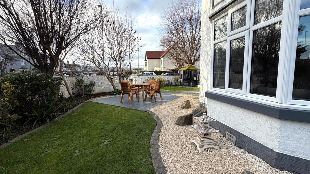 Side garden