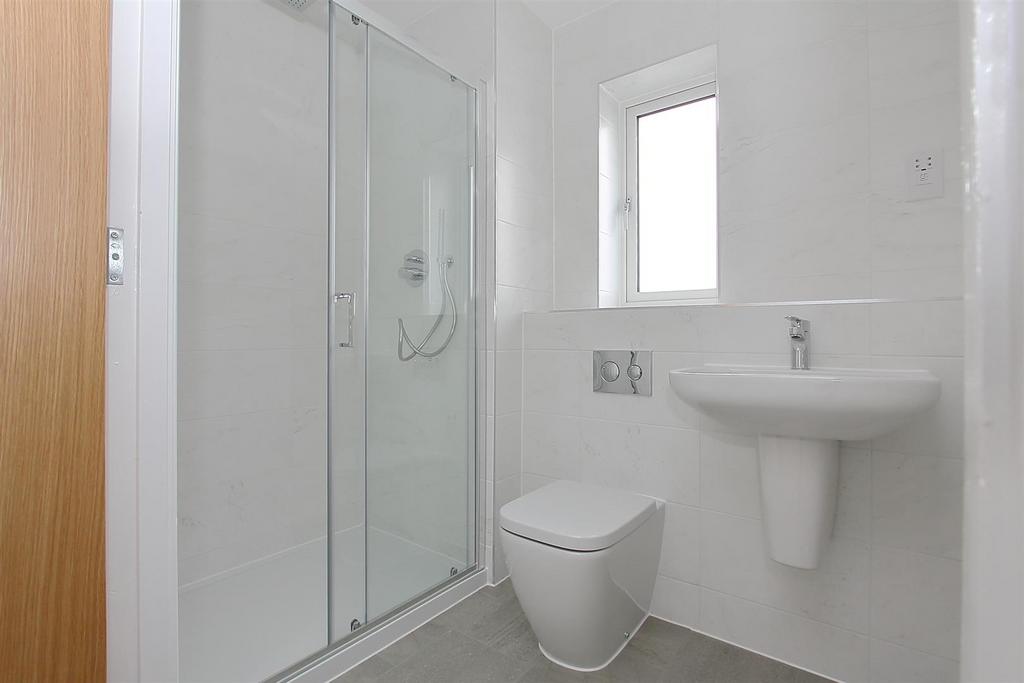 11 Lawrence Close (21).JPG
