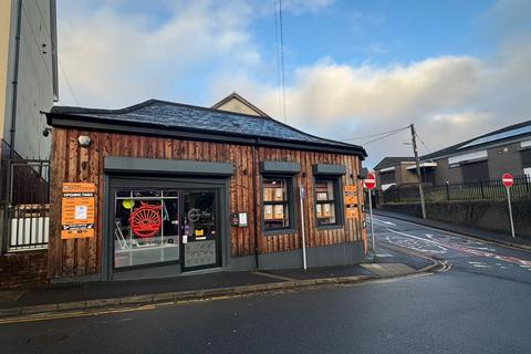 Mixed use to rent - 1a Ynysmeurig Road, Abercynon, Mountain Ash