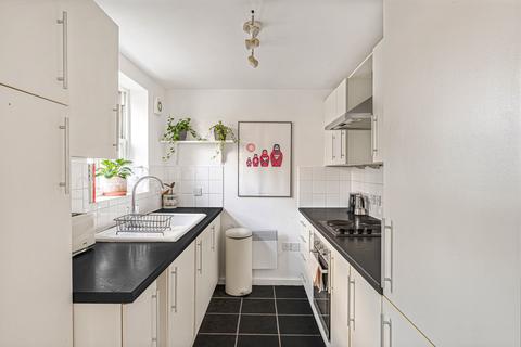 2 bedroom apartment for sale, Martello Street, London, E8