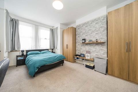 1 bedroom flat for sale, Melbourne Avenue, London W13
