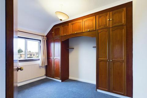 3 bedroom semi-detached house to rent, Killowen Avenue, Northolt UB5