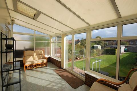 3 bedroom semi-detached house to rent, Killowen Avenue, Northolt UB5