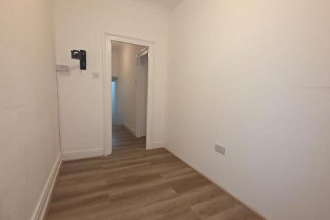 3 bedroom flat to rent, Keogh Road, London, E15