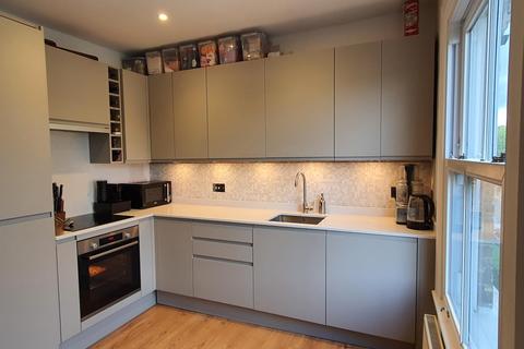 2 bedroom flat to rent, Victoria Road, Finsbury Park, London N4