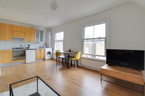 2 bedroom flat to rent, Victoria Road, Finsbury Park, London N4