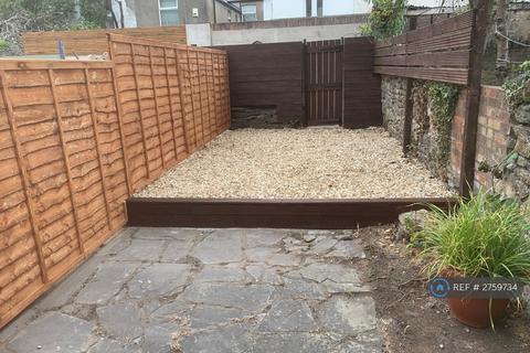 undefined, Garden  Claude Rd, Cardiff, CF24