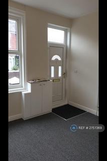 2 bedroom terraced house to rent, Watlands View, Newcastle-Under-Lyme, ST5