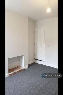 2 bedroom terraced house to rent, Watlands View, Newcastle-Under-Lyme, ST5