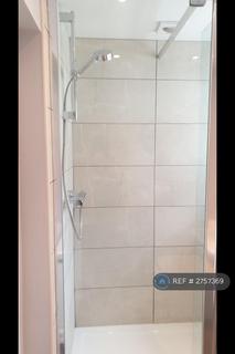 2 bedroom terraced house to rent, Watlands View, Newcastle-Under-Lyme, ST5