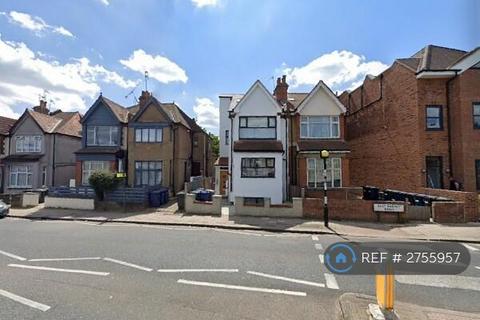 2 bedroom flat to rent, East Barnet Road, Barnet, EN4