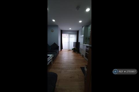 2 bedroom flat to rent, East Barnet Road, Barnet, EN4