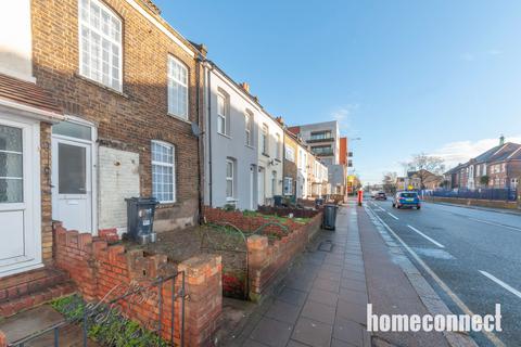 2 bedroom terraced house for sale, High Road, Romford RM6