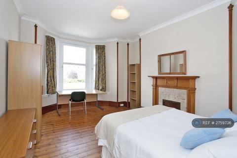 5 bedroom flat to rent, Lilybank Place, Aberdeen, AB24