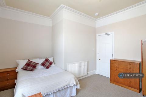 5 bedroom flat to rent, Lilybank Place, Aberdeen, AB24