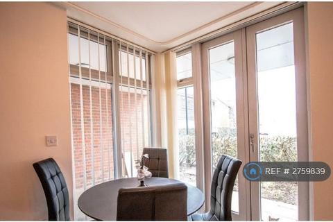 2 bedroom flat to rent, Henrietta Chase, St. Marys Island, Chatham, ME4