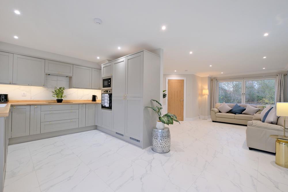 Kitchen (2)