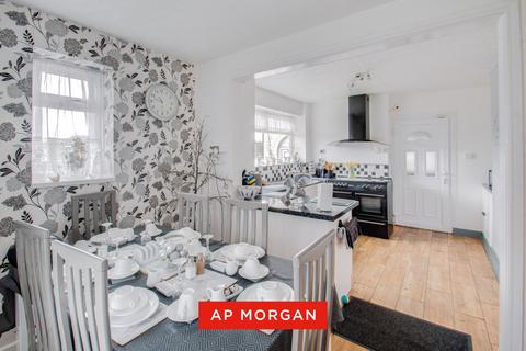 3 bedroom semi-detached house for sale, Abbey Road, Halesowen, West Midlands, B63