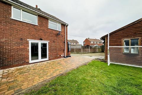 3 bedroom semi-detached house for sale, Hazel Road, Dunscroft, Doncaster